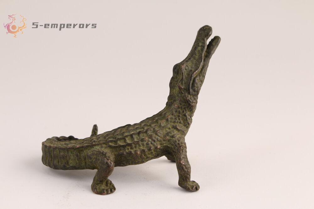 Lovely Chinese bronze copper Crocodile figure Statue table decoration tea pet