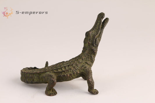 Lovely Chinese bronze copper Crocodile figure Statue table decoration tea pet