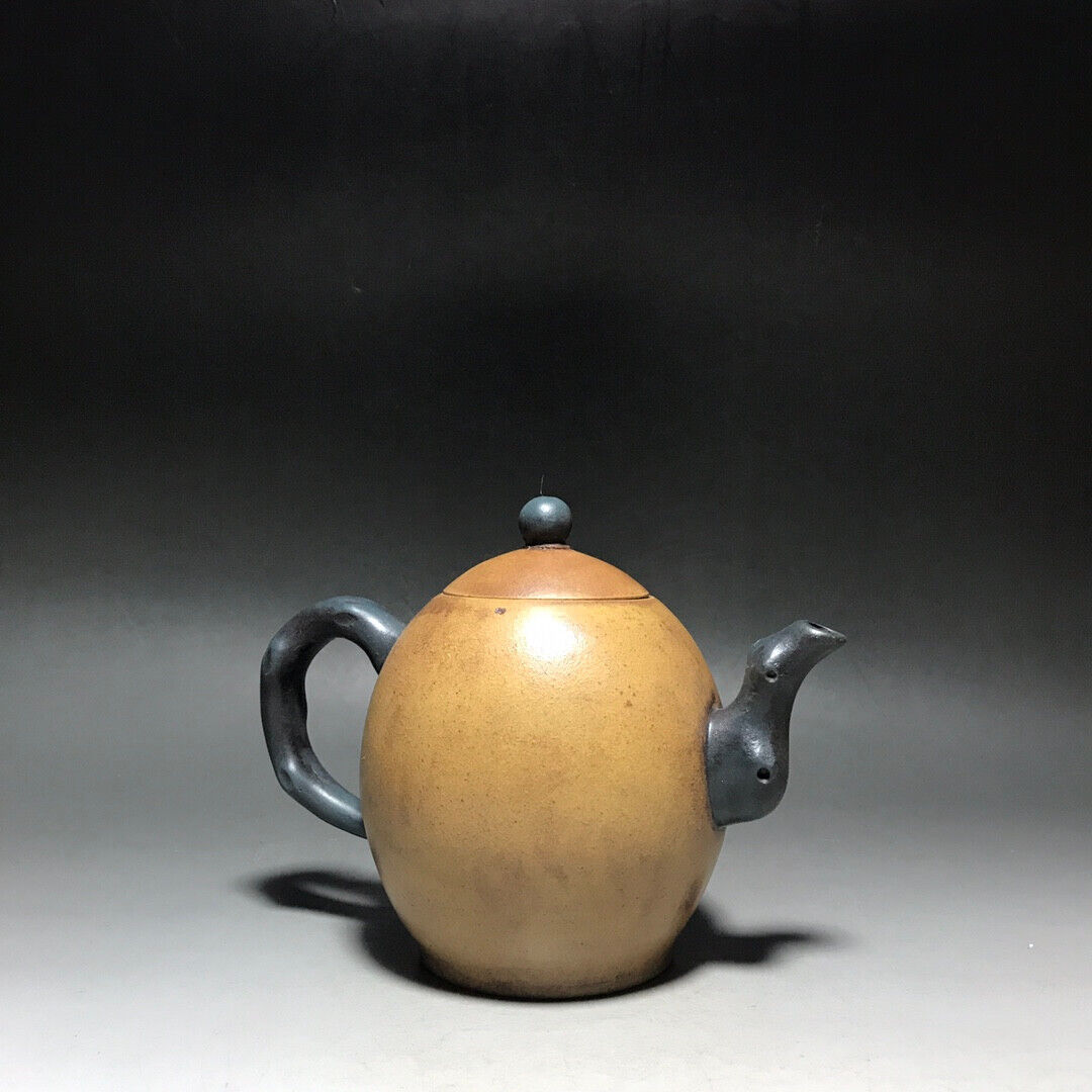 Chinese Yixing Zisha Clay Handmade Exquisite Teapot（梅花壶 底款：周桂珍）