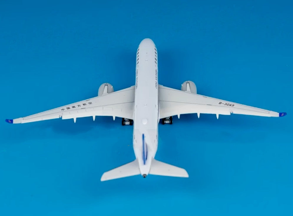 1:400 JC Wings CHINA SOUTHERN AIRBUS A350-900 Flap Down Airplane Diecast Model