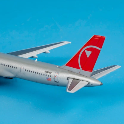 1:400 Geminijets Northwest Airlines B757-300 N587NW Airplane Diecast Model