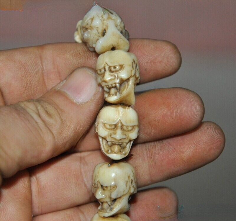Collectible China Carved Skeleton Devil Skull -head Amulet Bracelet Hand Chain
