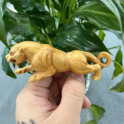 4in Thuja Wood Leopard Carving Solid Wood Handheld Decor Sculpture