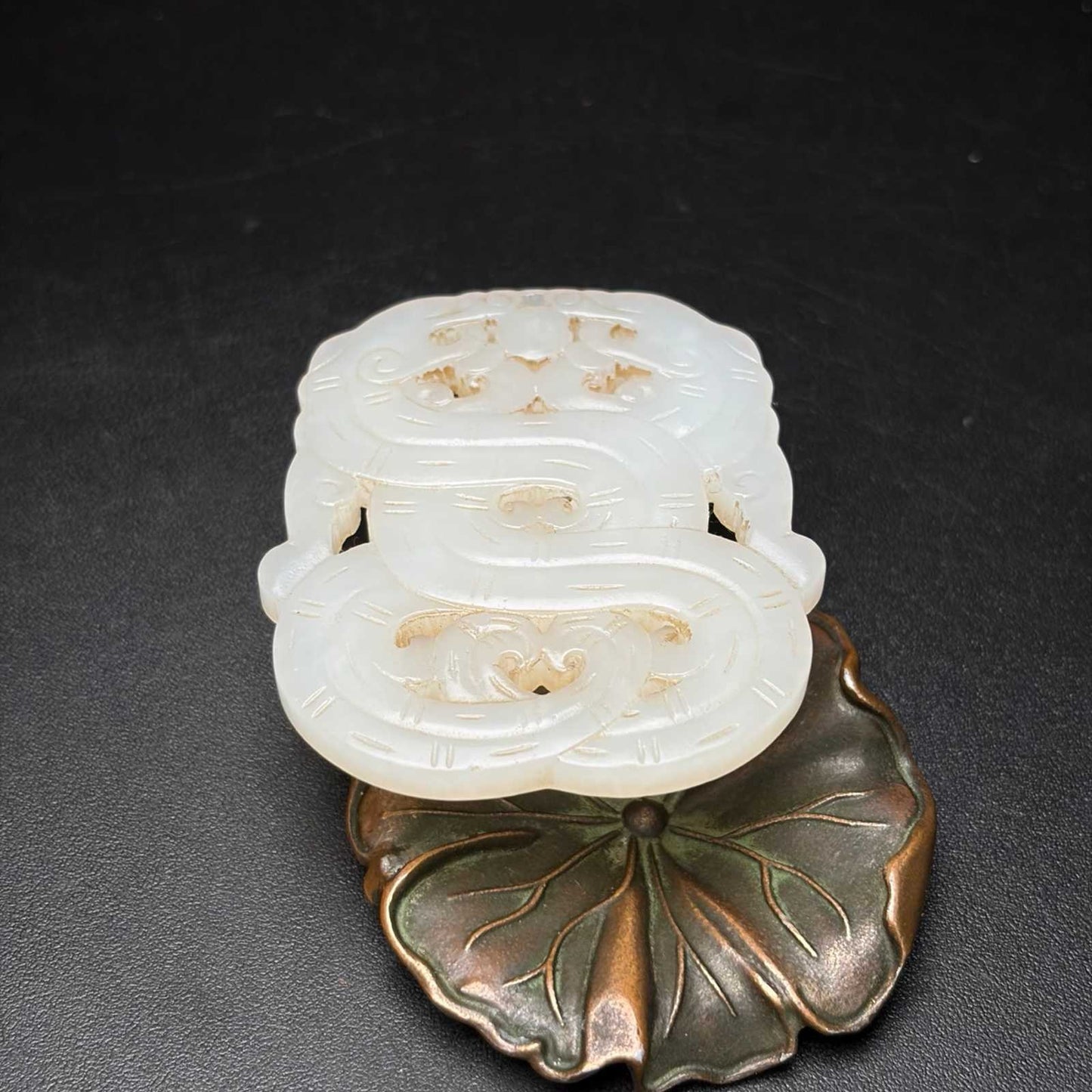 Chinese Natural Hetian Jade Hand-carved Exquisite Dragon Pendant 31182