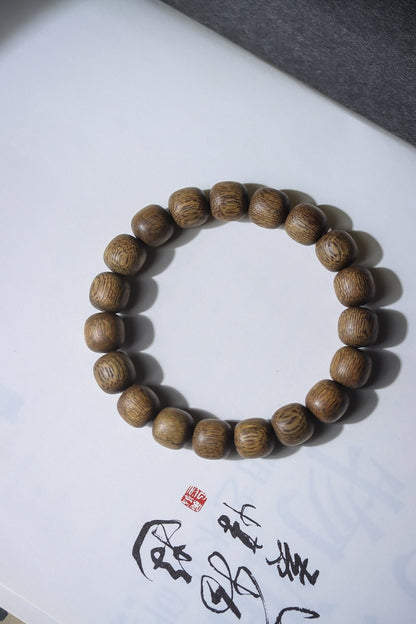 10mm Chinese Natural Eaglewood Handmade Exquisite Bracelets 31169