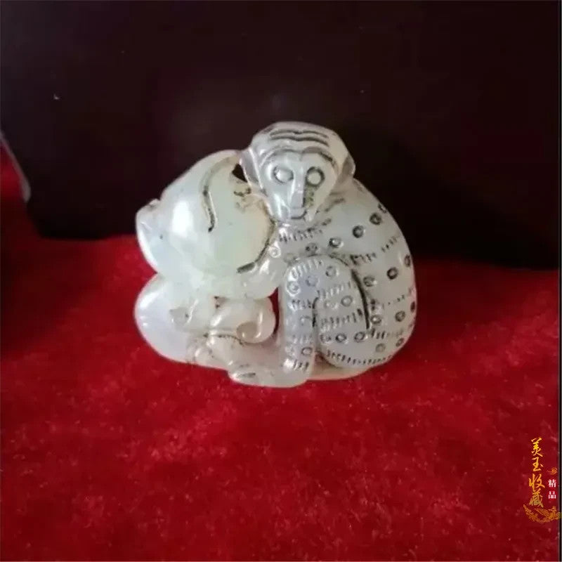 Rare China Natural Old Jade Carving Monkey Collection Pendant Hsiuyen Jade Gift
