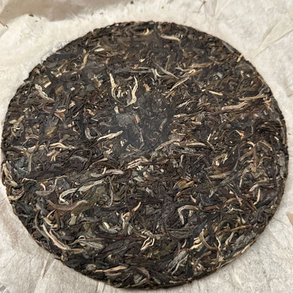 Yunnan Menghai Puerh Raw Tea and Bangcang No. Grade Tea 357g/12.59oz