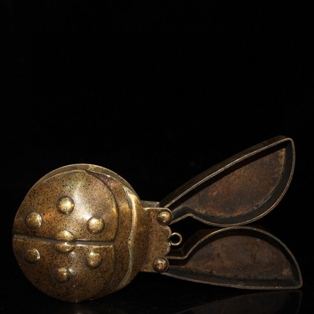 Antique Collection Chinese Pure Brass Handmade Ladybug Box Jewelry Box