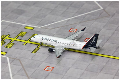 1:400 GeminiJets Republic Airways Embraer ERJ-175 Passenger Plane Diecast Model