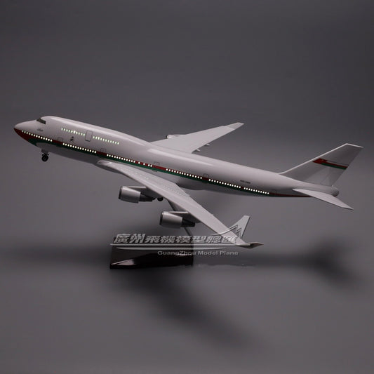 47CM 1:150 Oman BOEING 747-400 Airplane Led Sound-controll Light Resin Model