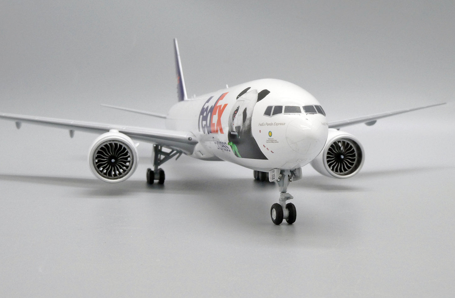 1:200 JC Wings FedEx Boeing 777-200LRF Airplane Diecast Aircraft Model