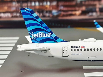 GeminiJets jetBlue for AIRBUS A220-300 N3044J 1/400 Aircraft Pre-built Model