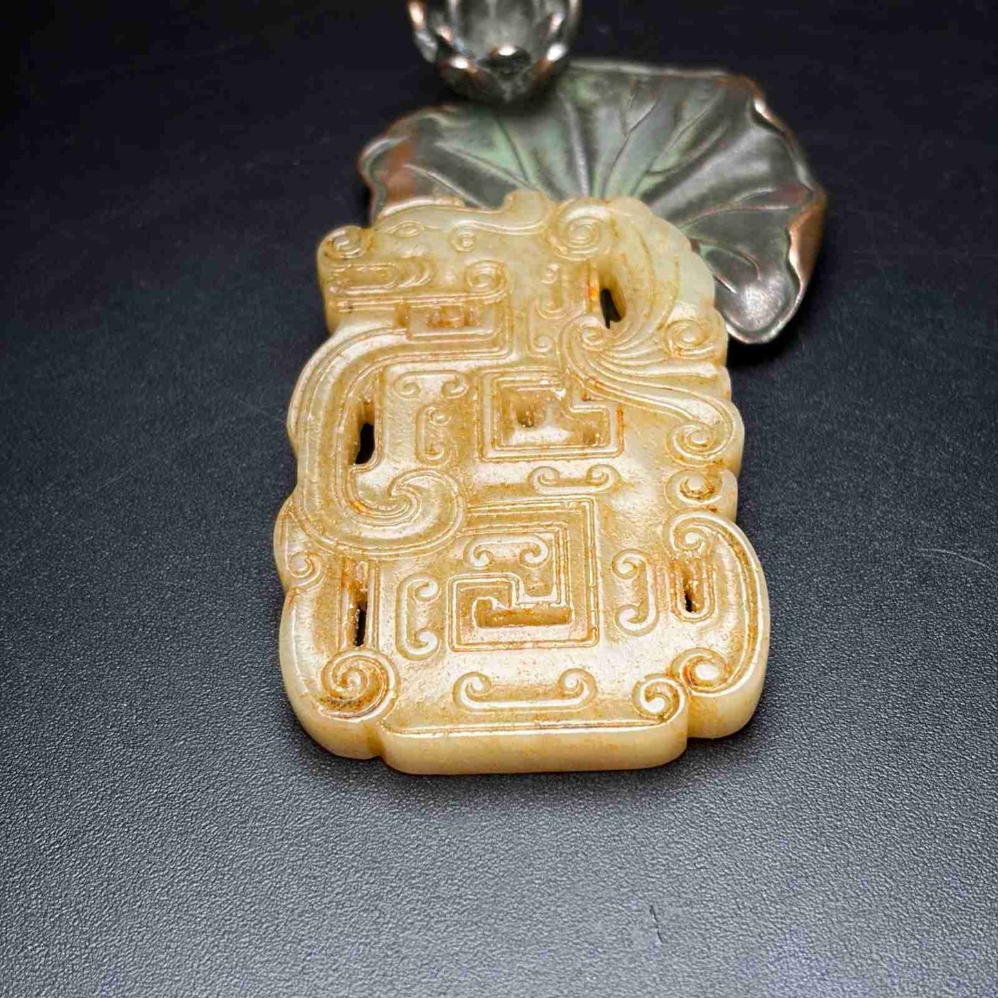Chinese Natural Hetian Jade Hand-carved Exquisite Dragon Pendant 31242