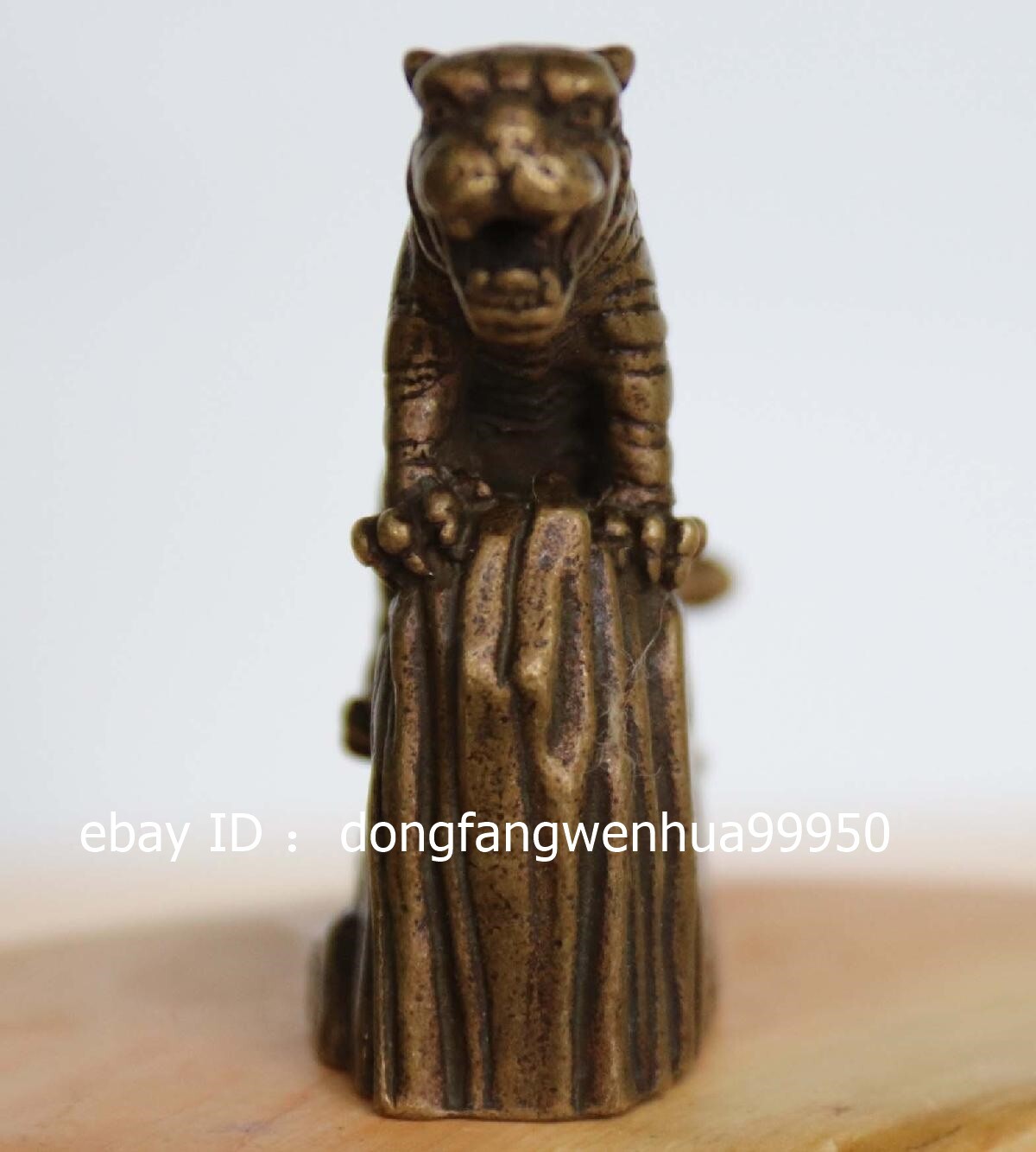 China Old Copper Bronze Handmade Feng Shui Mountain Tiger Small Statue WM17