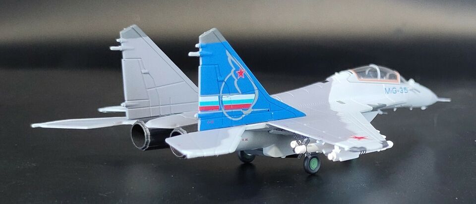 1:100 AMER MIG-35 Fulcrum Fighter Aircraft Plane Diecast Airplane Model