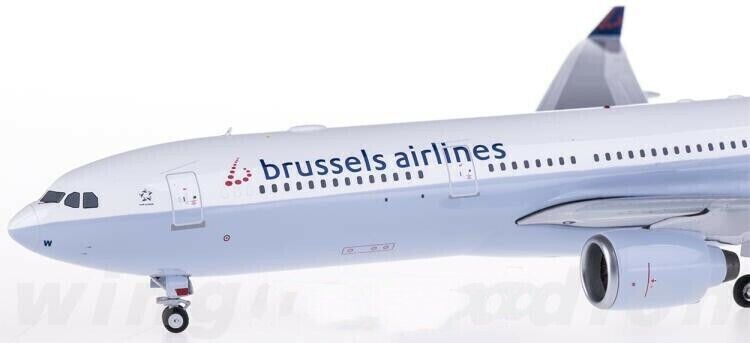 1:200 32CM Phoenix Brussels Airlines A330-300 Passenger Airplane Diecast Model