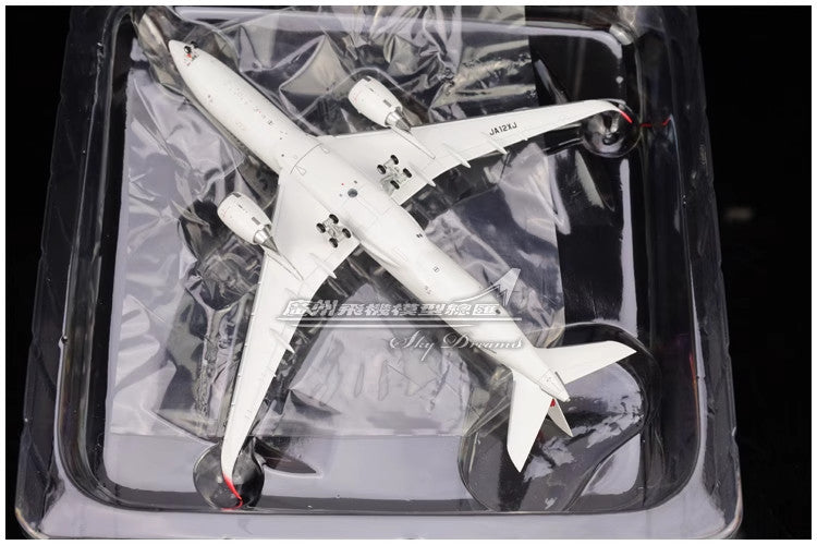 1:400 JC Wings JAPAN AIRLINES AIRBUS A350-900 Passenger Airplane Diecast Model
