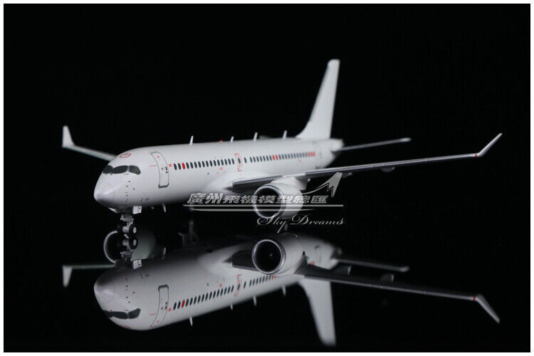 1:200 JC Wings AIRBUS A220-300 Passenger Airplane Diecast Blank Aircraft Model