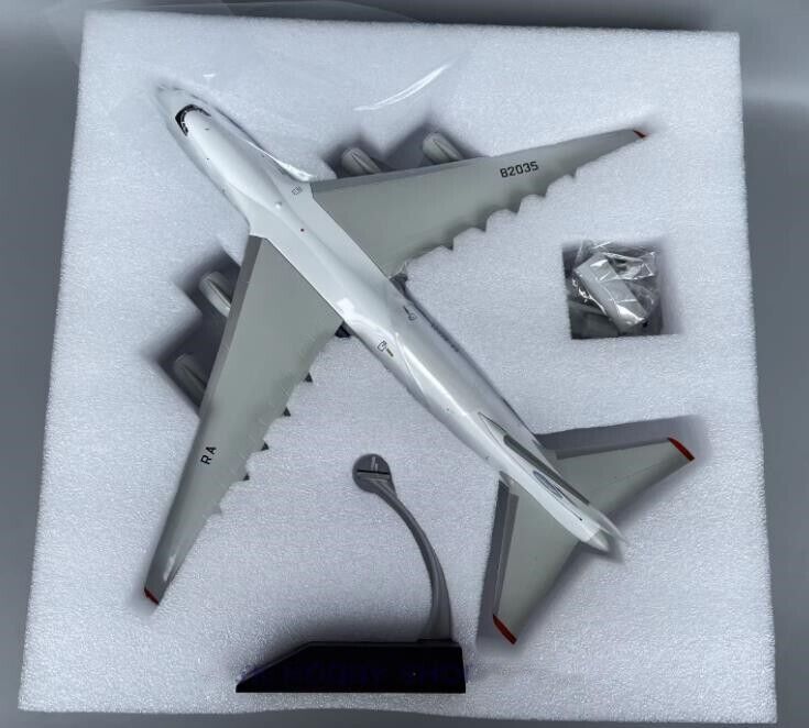 1:200 35CM GeminiJets Antonov AN-124 Transport Airplane Diecast  Aircraft Model