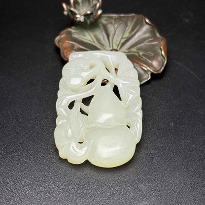 Chinese Natural Hetian Jade Hand-carved Exquisite Gourd Pendant 31002