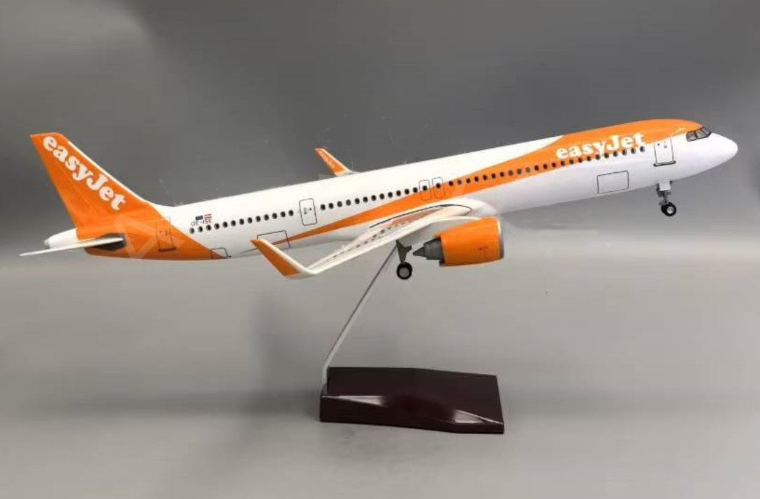 47CM 1:95 easyJet AIRBUS A321NEO Passenger Airplane Landing Gear Resin Model