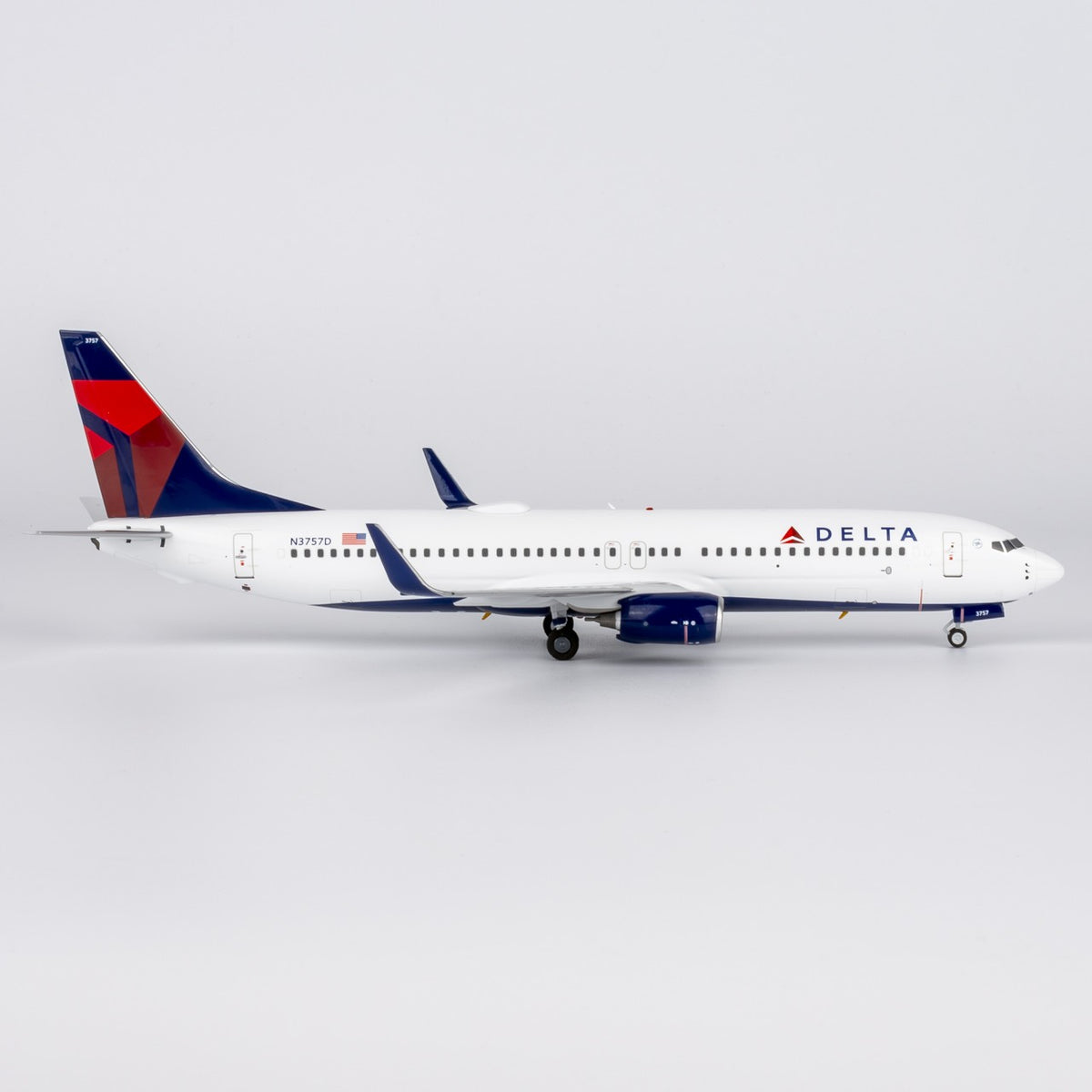 1:200 NGmodels Delta Air Lines B737-800 Passenger Diecast Airplane Model
