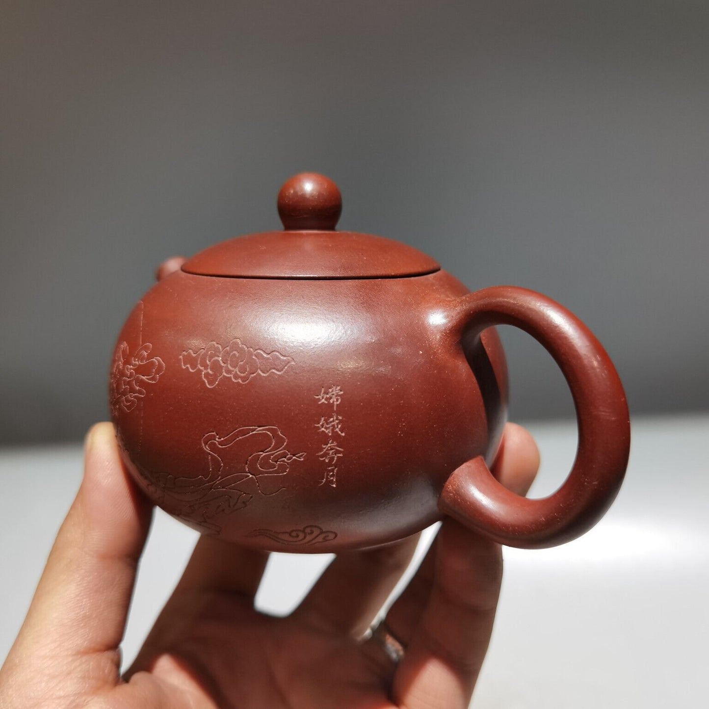 Chinese Yixing Zisha Clay Handmade Exquisite Teapot （西施壶 低款：顾景舟)