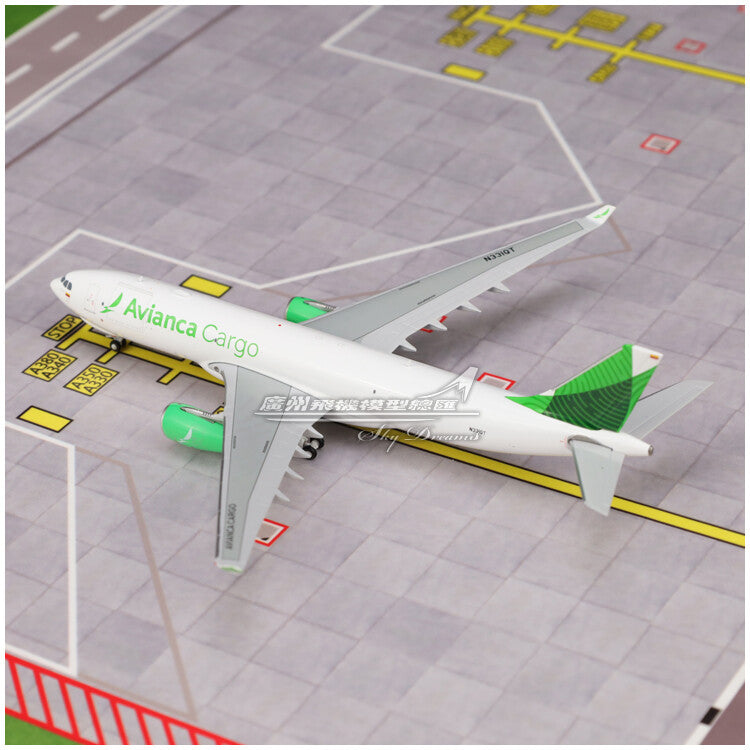 1:400 JC Wings Avianca AIRBUS A330-200F Airplane Diecast Plane Aeroplane Model