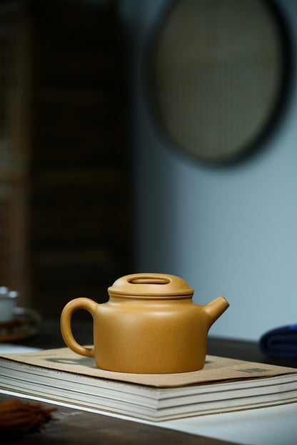 5.8" Collect Chinese Yixing Zisha Pottery Gold Section Clay 300ML Mesh Teapot 牛盖