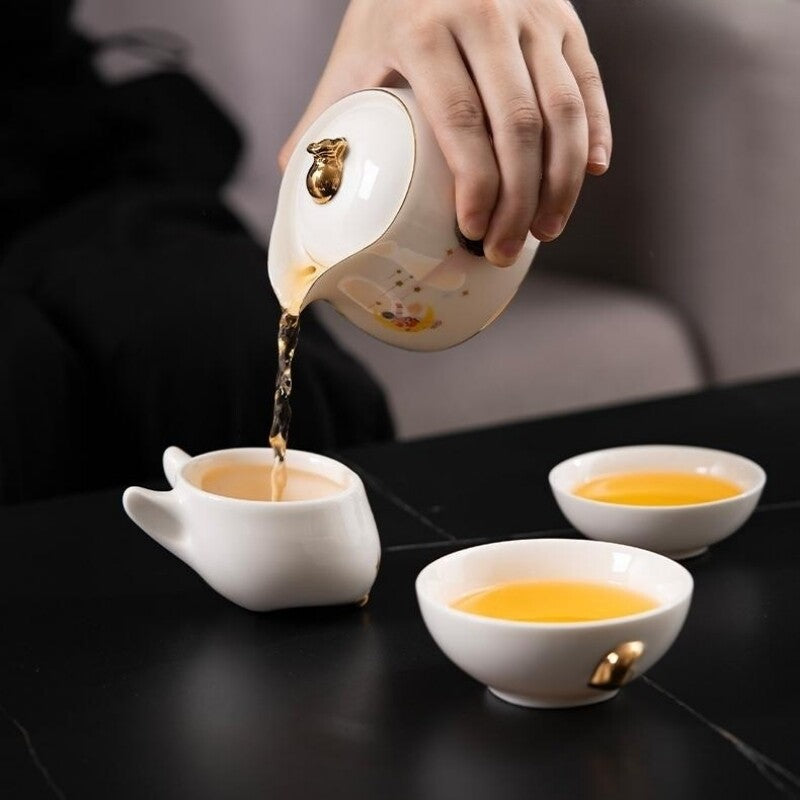 Rabbit Design Porcelain Tea Set For Travel Master Cup Matching Tea Cup Pitcher