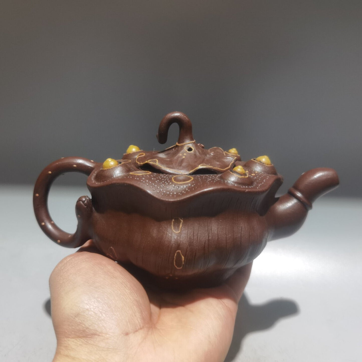 Chinese Yixing Zisha Clay Handmade Exquisite Teapot （五子登科 低款：陈鸣远 )