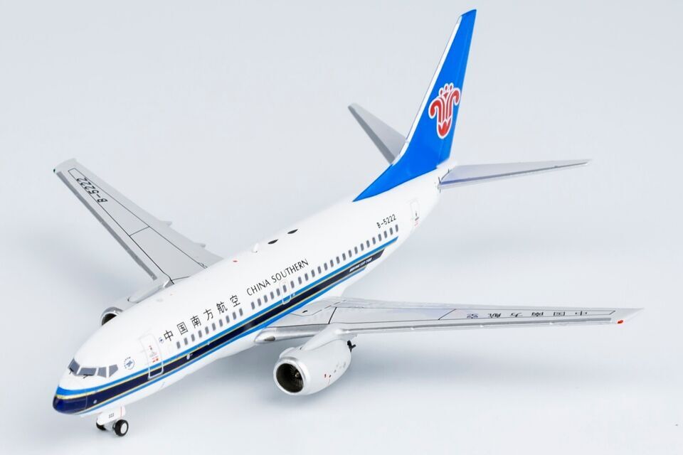 1:400 NG Model CHINA SOUTHERN BOEING 737-700 Passenger Airplane Diecast Model