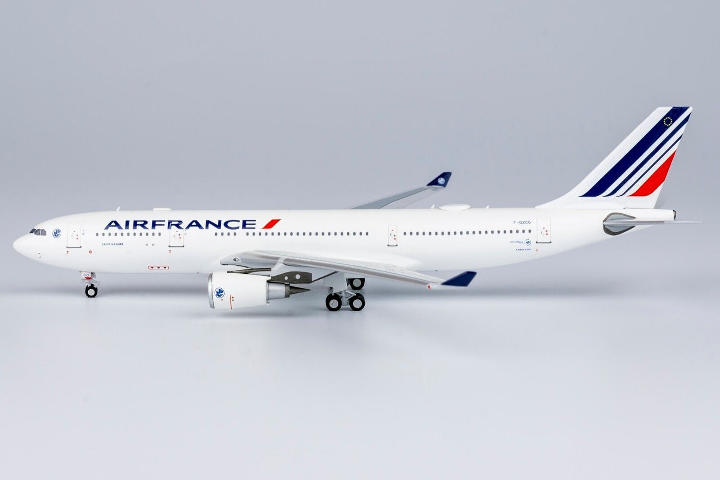 1:400 NG Model AIR FRANCE AIRBUS A330-200 Passenger Plane Diecast Aircraft Model
