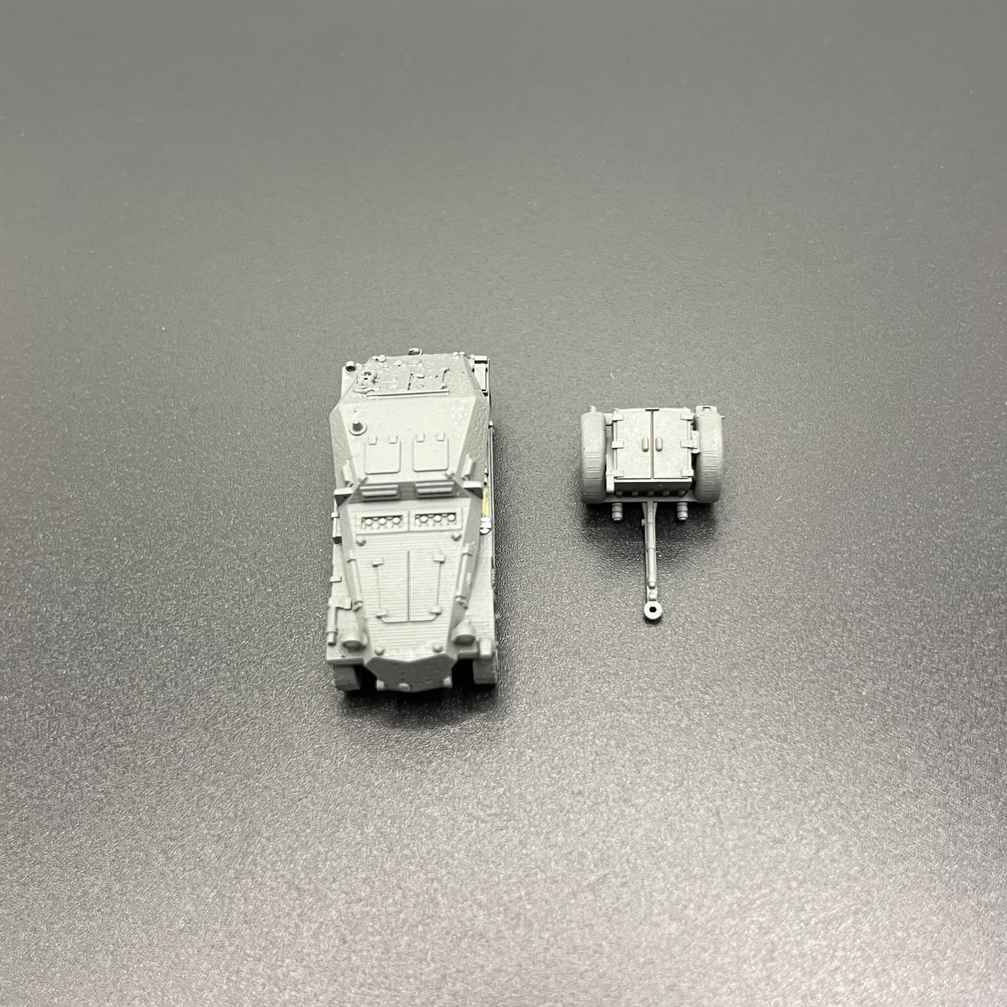 1/144 Sdkfz-252-253 Tank Model