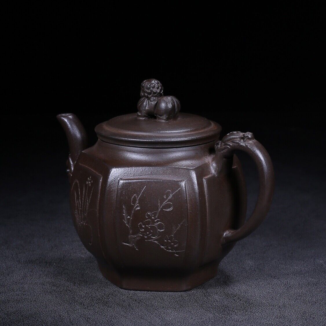 Chinese Yixing Zisha Clay Handmade Exquisite Teapot （梅兰竹菊 底款：金鼎商标）