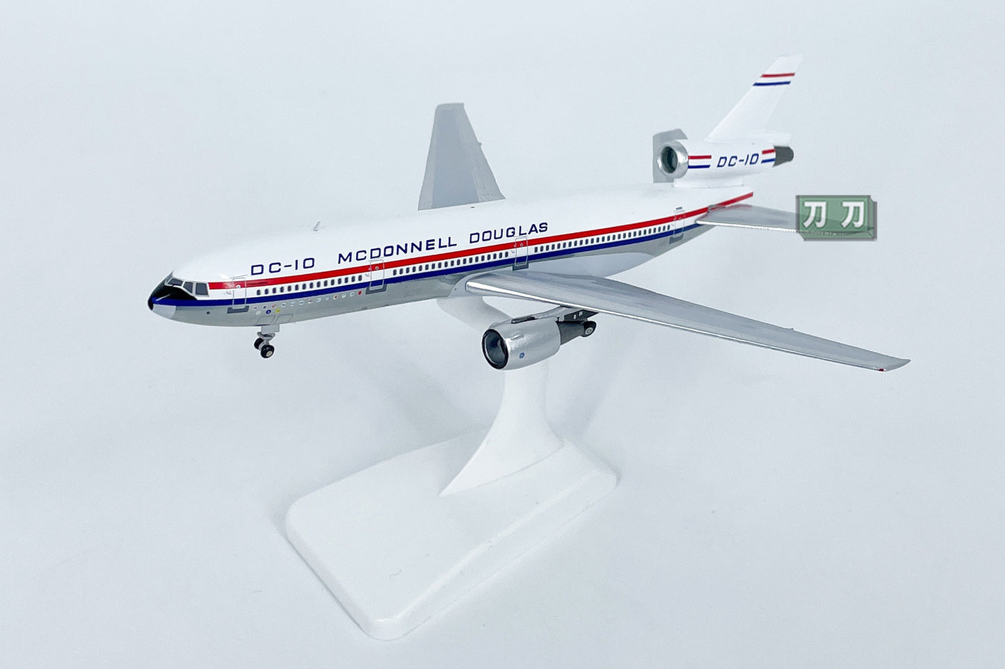 1:400 Patriot MCDONNELL DOUGLAS DC-10 Passenger Airplane Diecast Aircraft Model