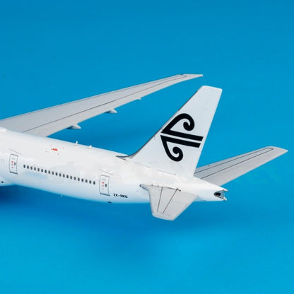 1:400 JC Wings Air New Zealand Boeing 777-300ER Airplane Diecast Aircraft Model