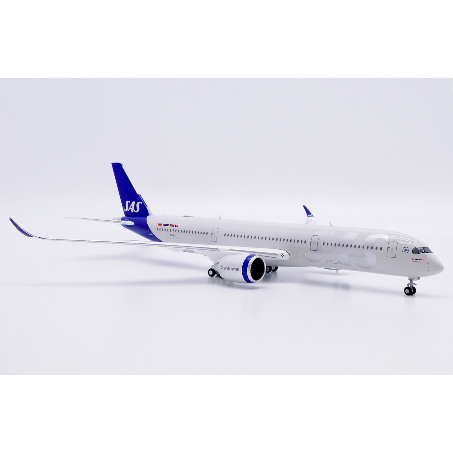1:400 JC Wings SAS Airbus A350-900XWB SE-RSF Airplane Diecast Aircraft Model