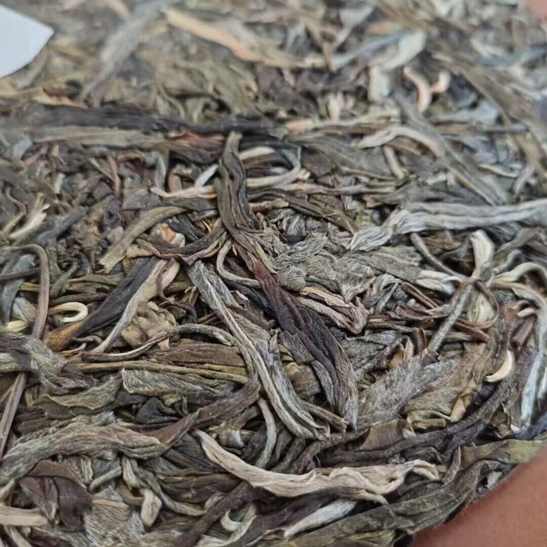 Yunnan Pu'er Tea He Kai Raw Tea Ancient Tree First Spring Pu'er Tea 357g