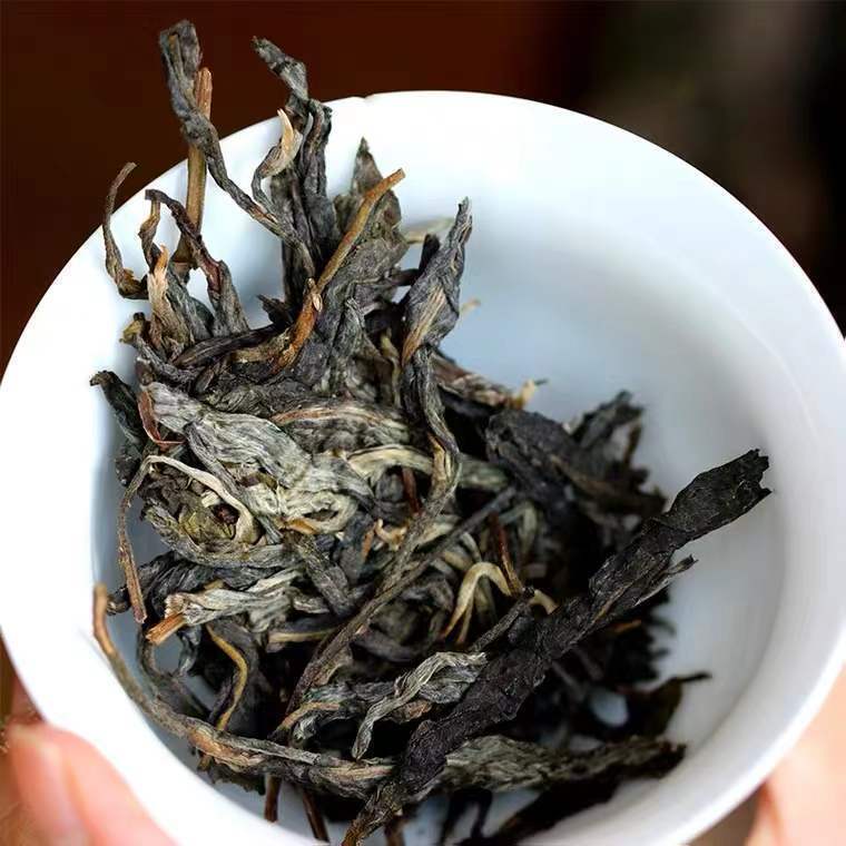 2012 Iceland Ancient Tree Raw Brick Tea Yunnan Qizi Cake Pu'er Tea 357g