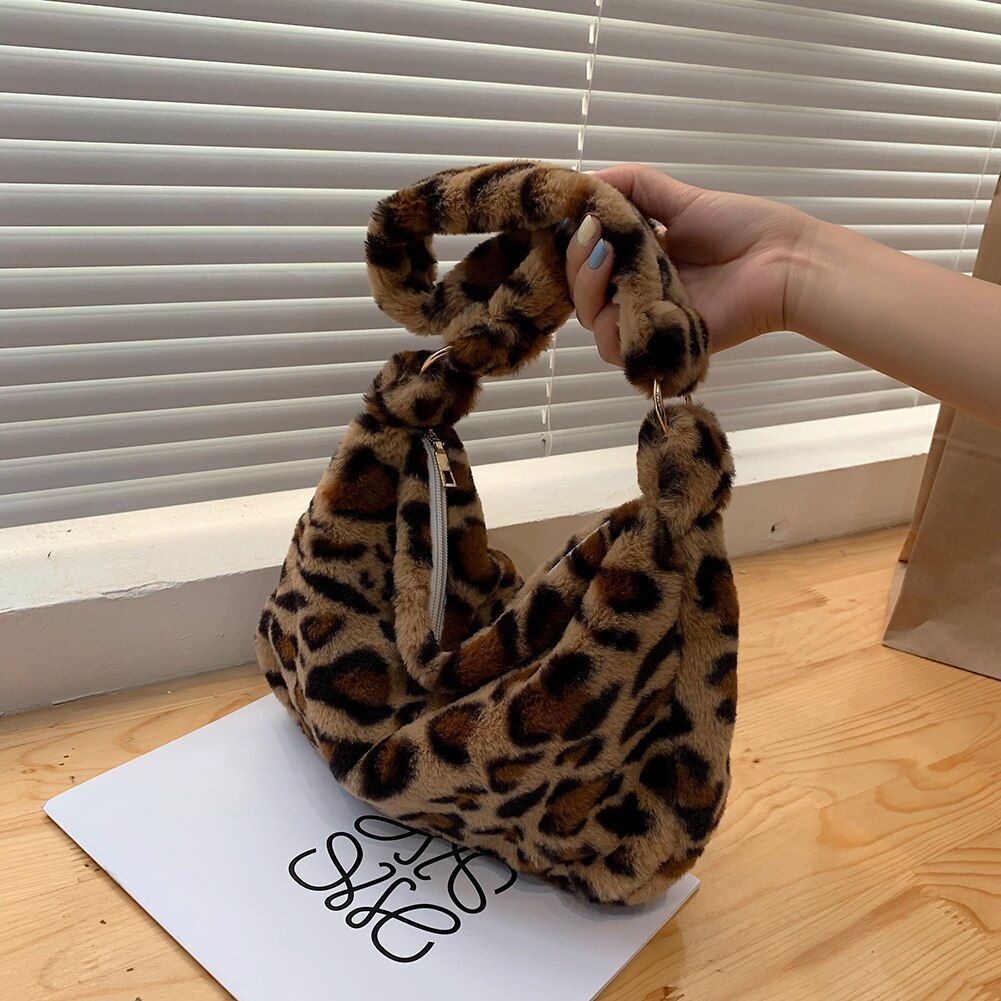 Flower Pattern Shoulder Bag Elegant Underarm Bag Faux Fur Handbag 30*20*5 CM 1PC