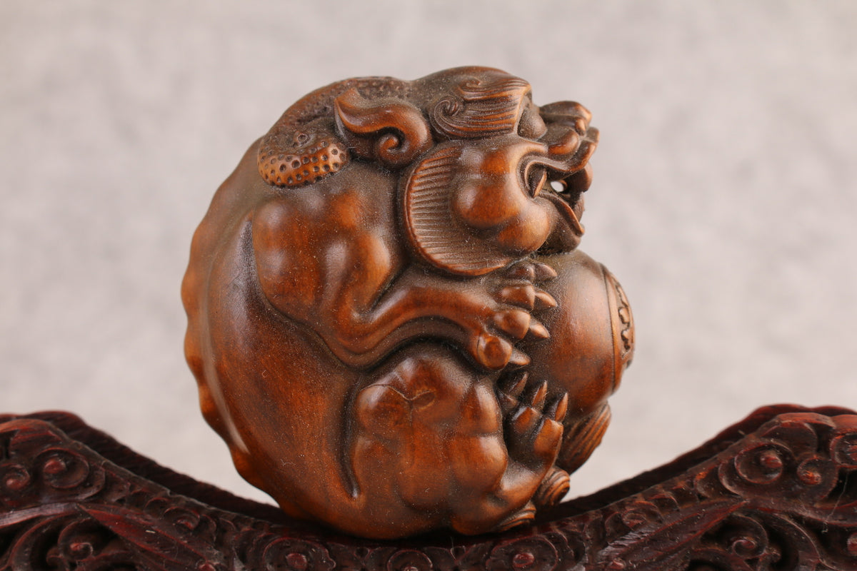 Japanese Fortune Boxwood Dragon Figure Statue Netsuke Collectable Hand Piece