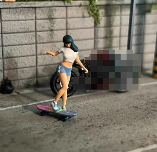 1:64 Scale Diorama Figure Model City Street Stylish Girl Boy Scene Display Model