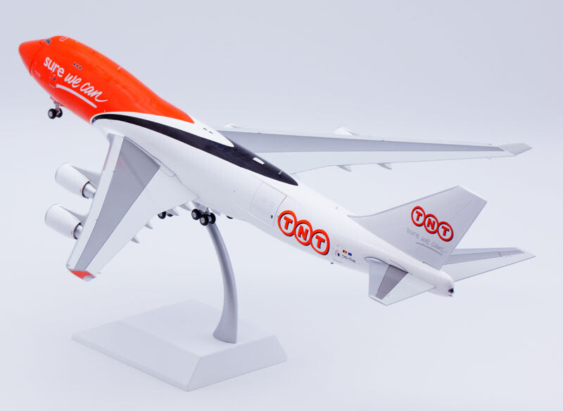 1:200 JC Wings TNT BOEING B747-400F Passenger Airplane Diecast Aircraft Model