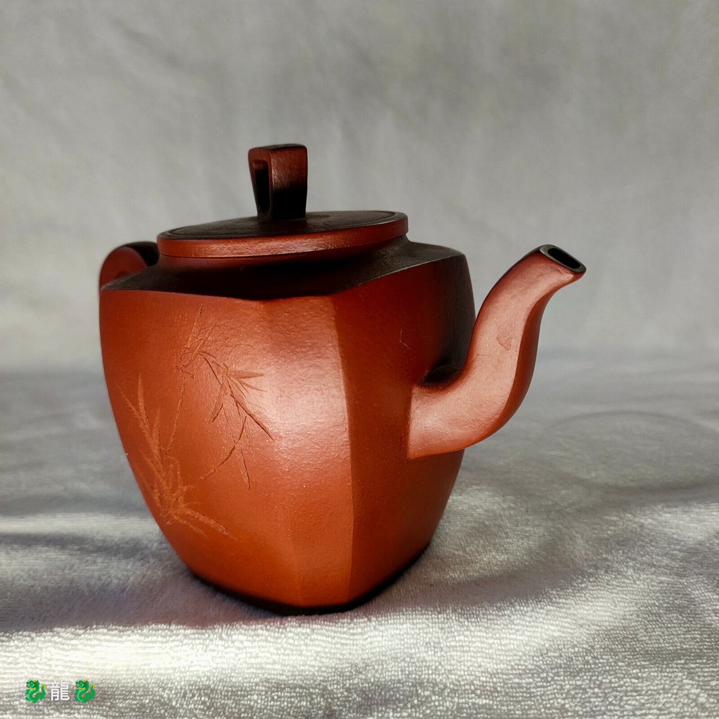 Chinese Yixing Zisha Clay Handmade Exquisite Teapot （刻绘高八方 底款：顾景舟）