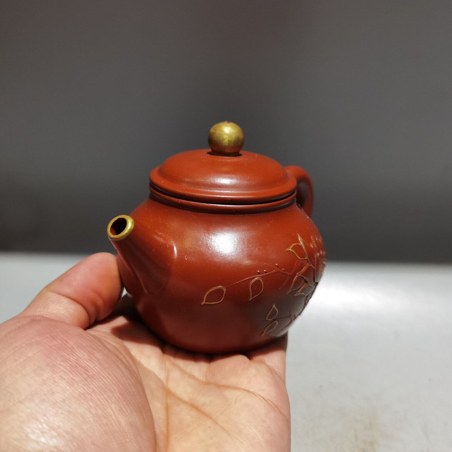 Chinese Yixing Zisha Clay Handmade Exquisite Teapot （描金小品壶 底款：顾景舟)