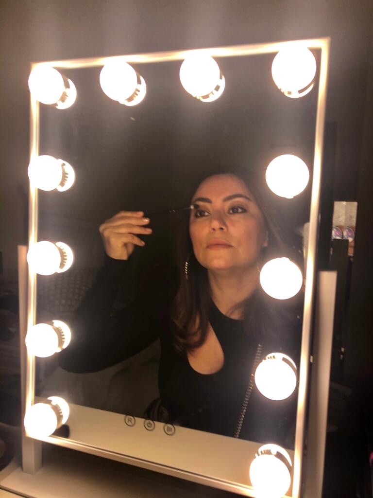 LED Lighted Hollywood Style Vanity Makeup Mirror with 3 Light Colors, Dimmable
