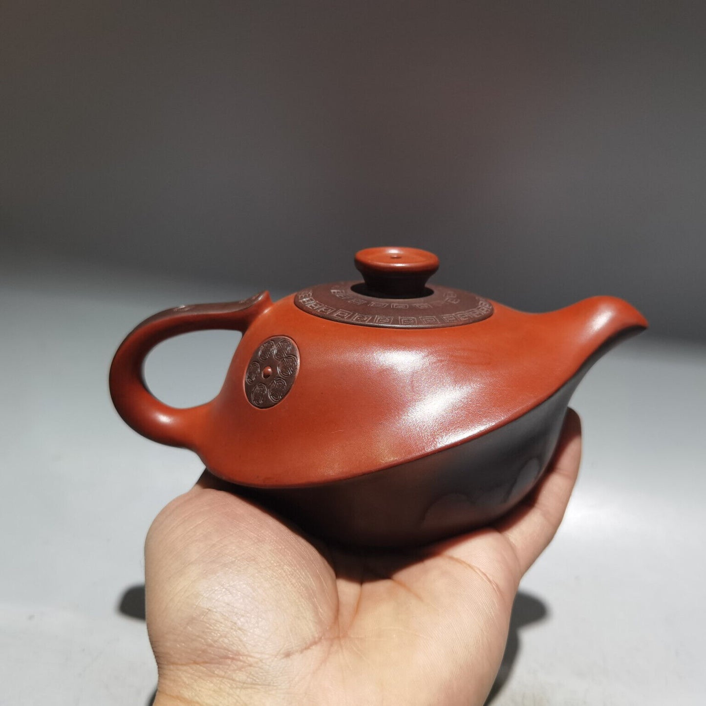 Chinese Yixing Zisha Clay Handmade Exquisite Teapot（八卦壶 底款：顾景舟）