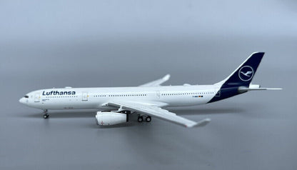 1:400 NG Lufthansa AIRBUS A330-300 Passenger Airplane Diecast Aircraft Model