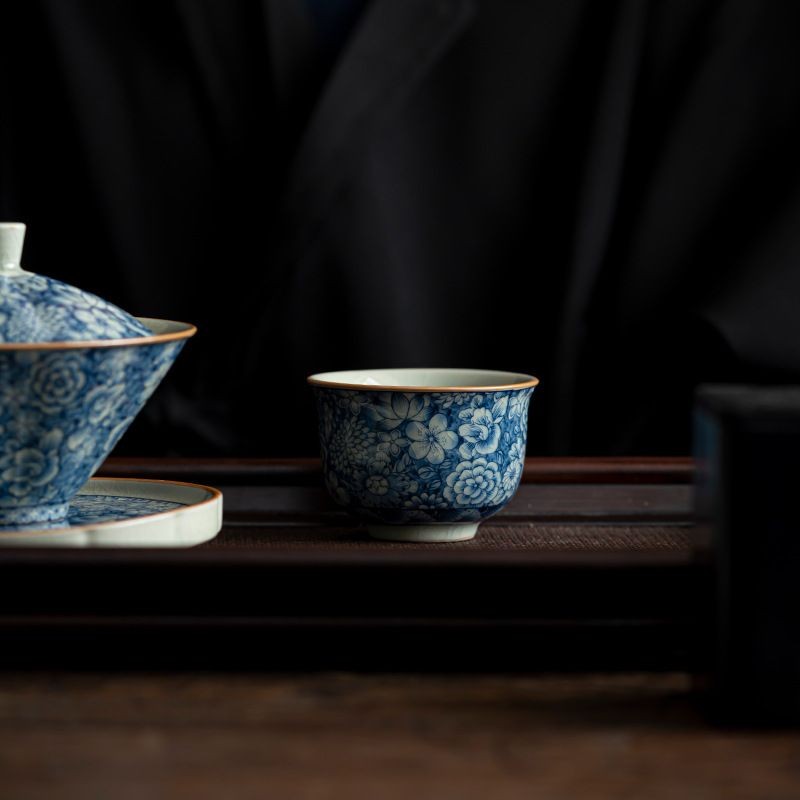 Vintage Blue and White Floral Pattern Porcelain Teacup 65ml Kung Fu Tea Cup